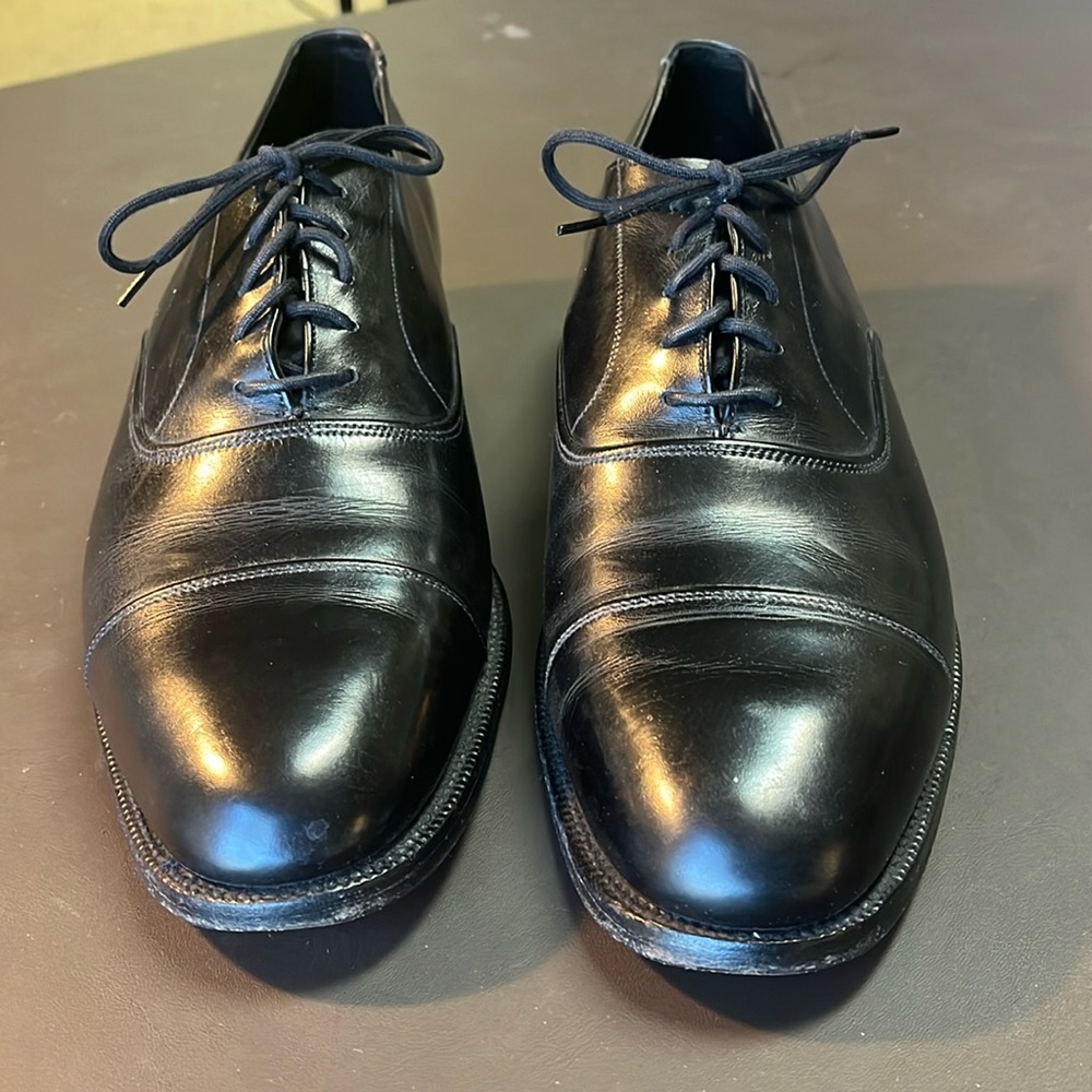 Barrie Ltd custom grade men’s size 10.5 B black leather Oxford cap toe shoes